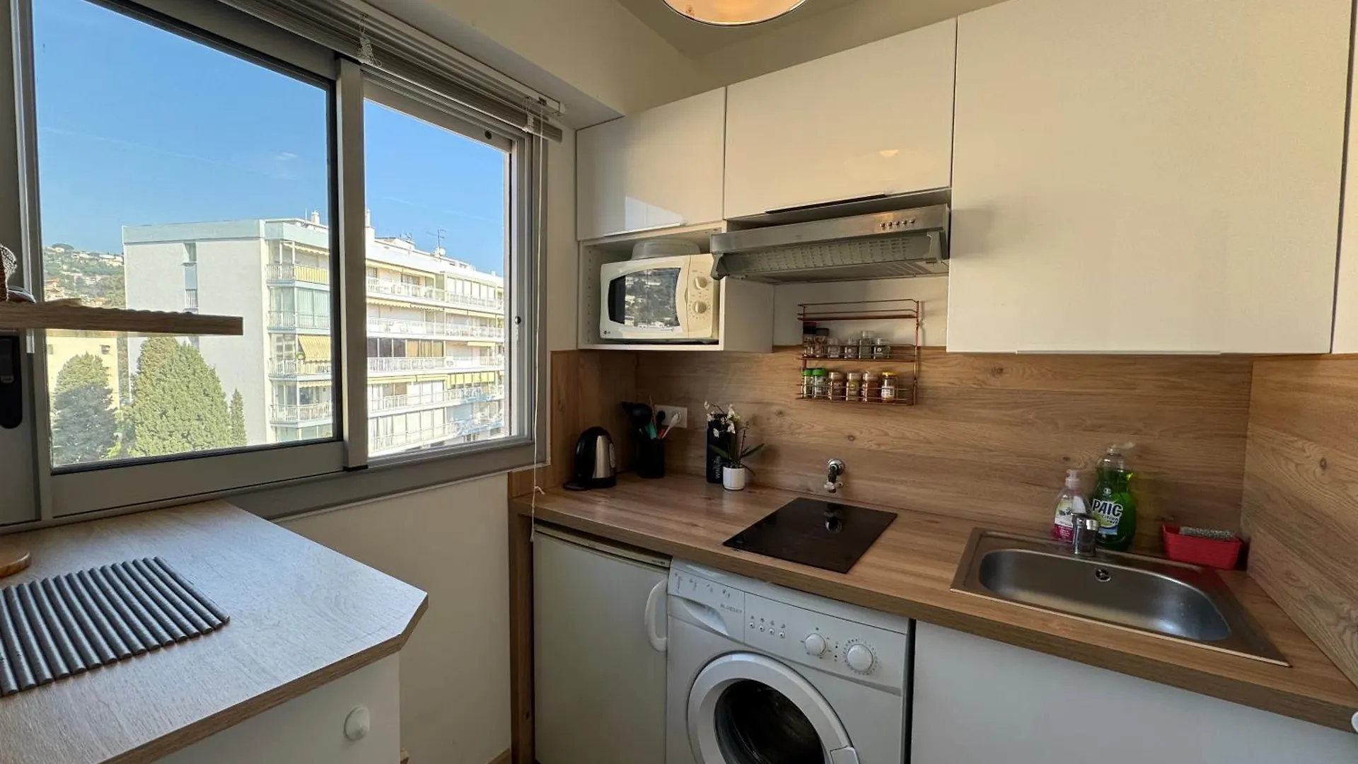Le Doris , Studio Climatise Proche Bord De Mer Vallauris Lägenhet